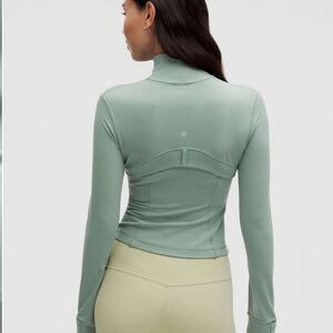 Lululemon Define Cropped Jacket *Nulu
Crater Blue